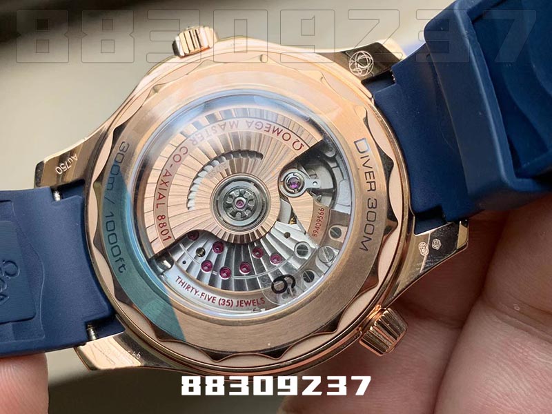 VS廠歐米茄海馬300玫瑰金陶瓷藍盤款復刻腕表值得入手嗎-VS手表插圖3